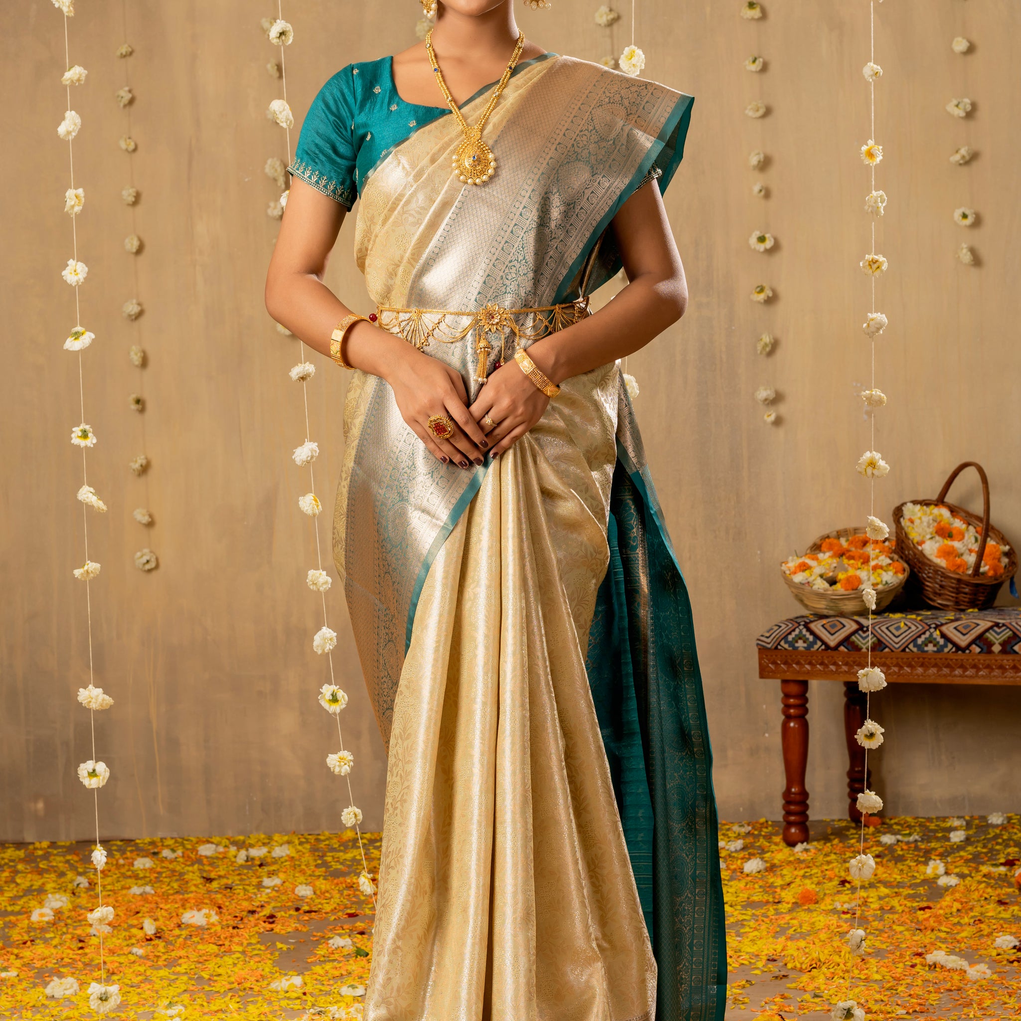 OFF WHITE KANJIVARAM ZARI WOVEN  SILK SAREE
