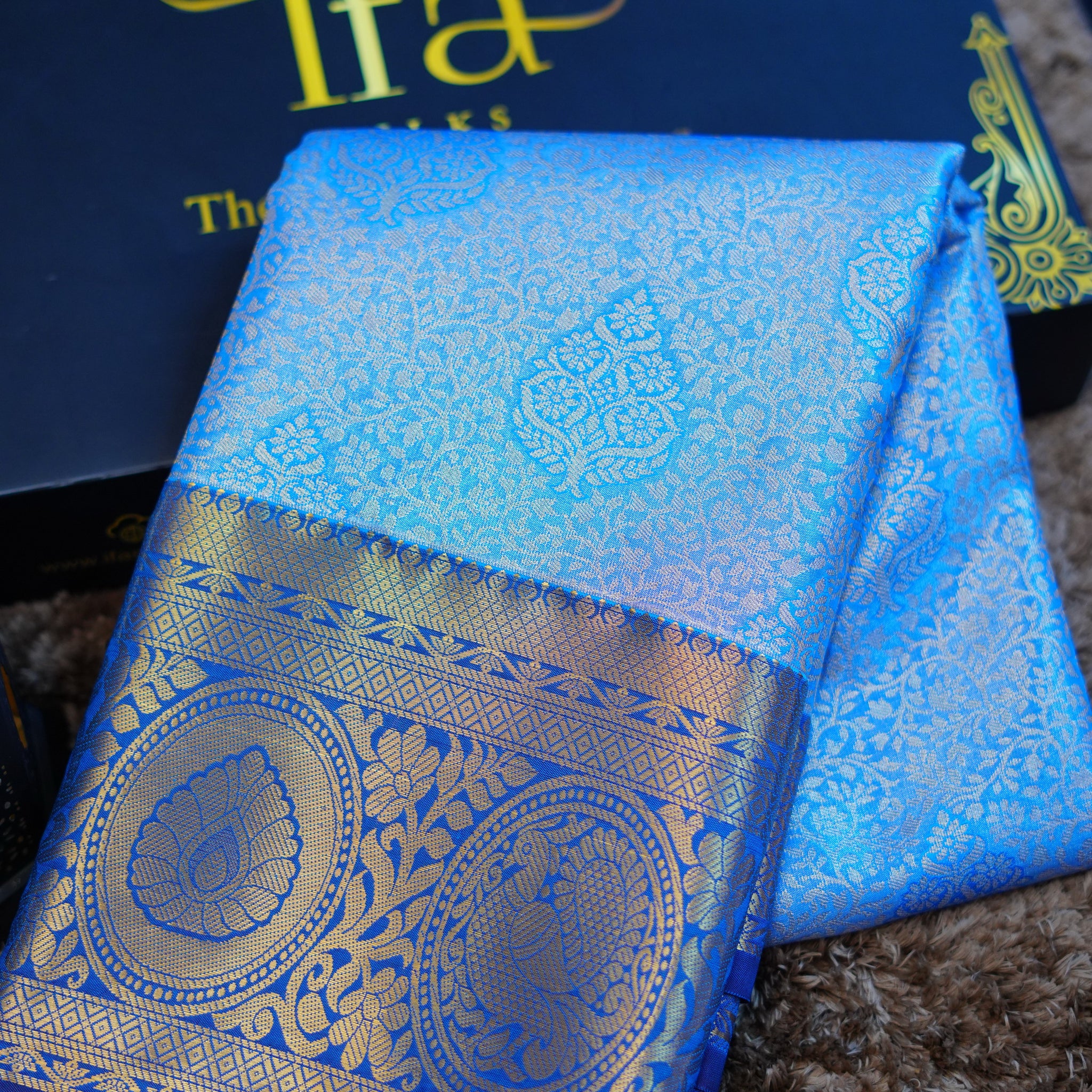 Kanjivaram zari woven silk saree